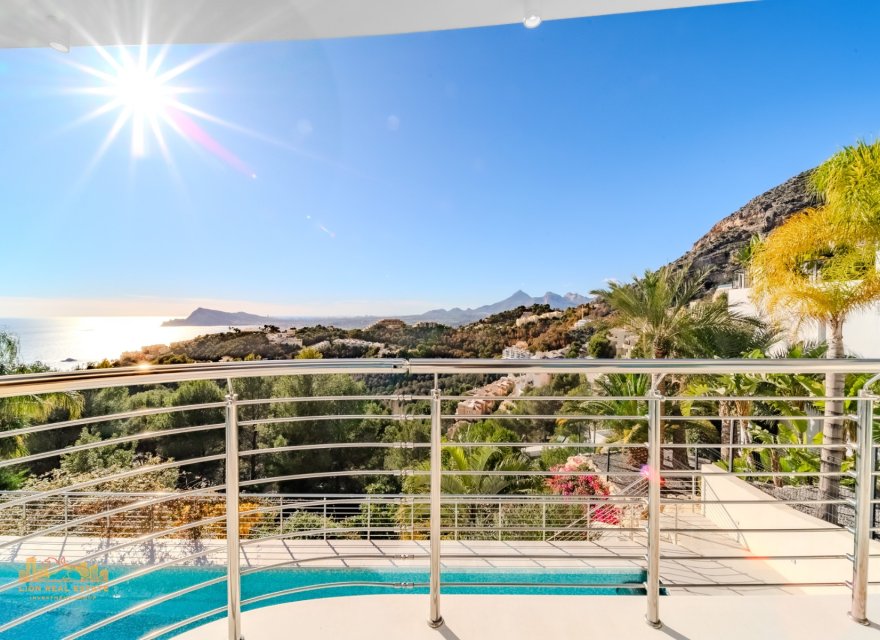 Resale - Villa - Altea