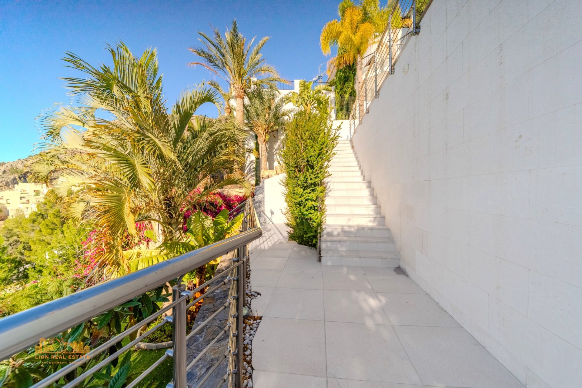 Resale - Villa - Altea