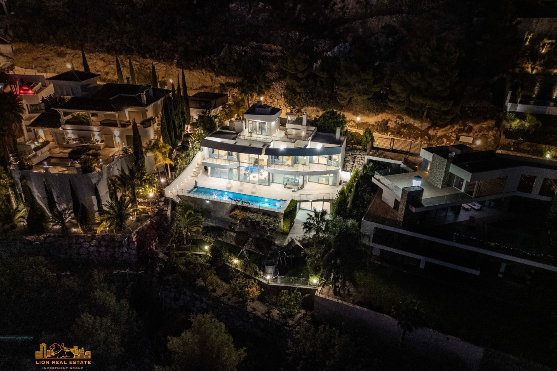 Resale - Villa - Altea