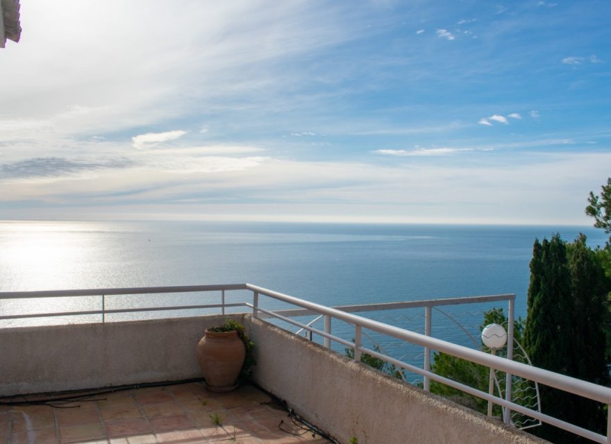 Resale - Villa - Altea