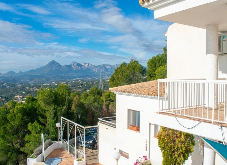 Resale - Villa - Altea