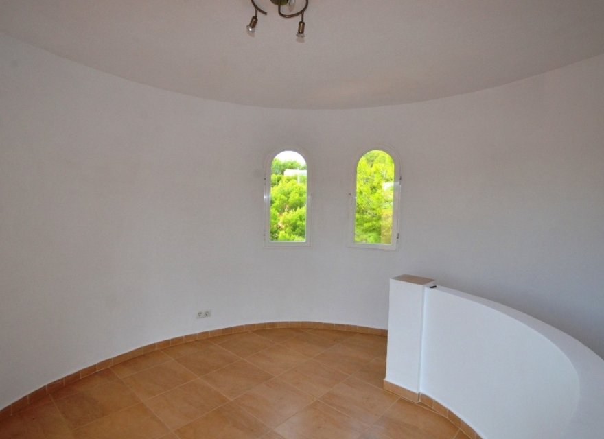 Resale - Villa - Altea