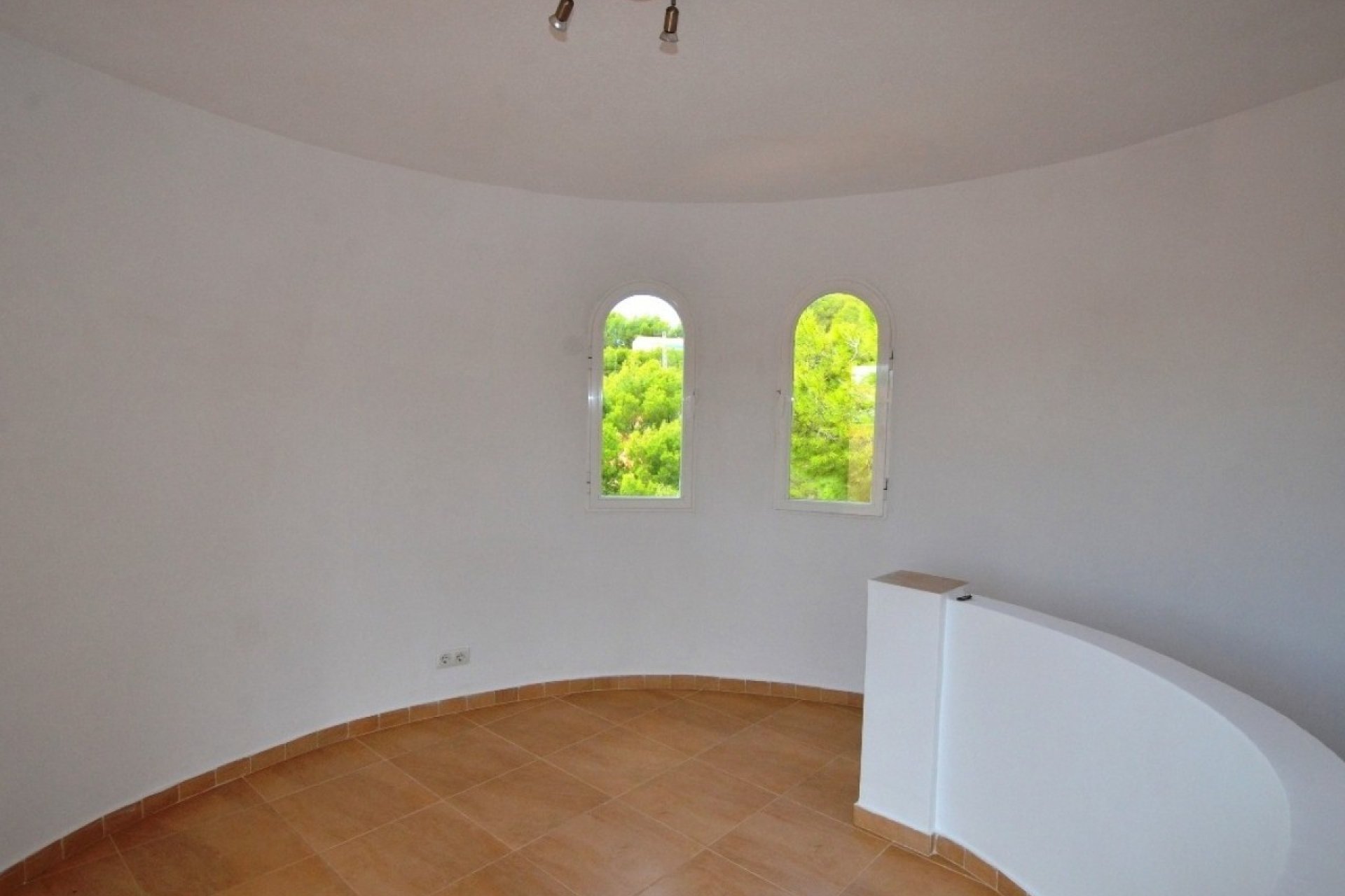 Resale - Villa - Altea