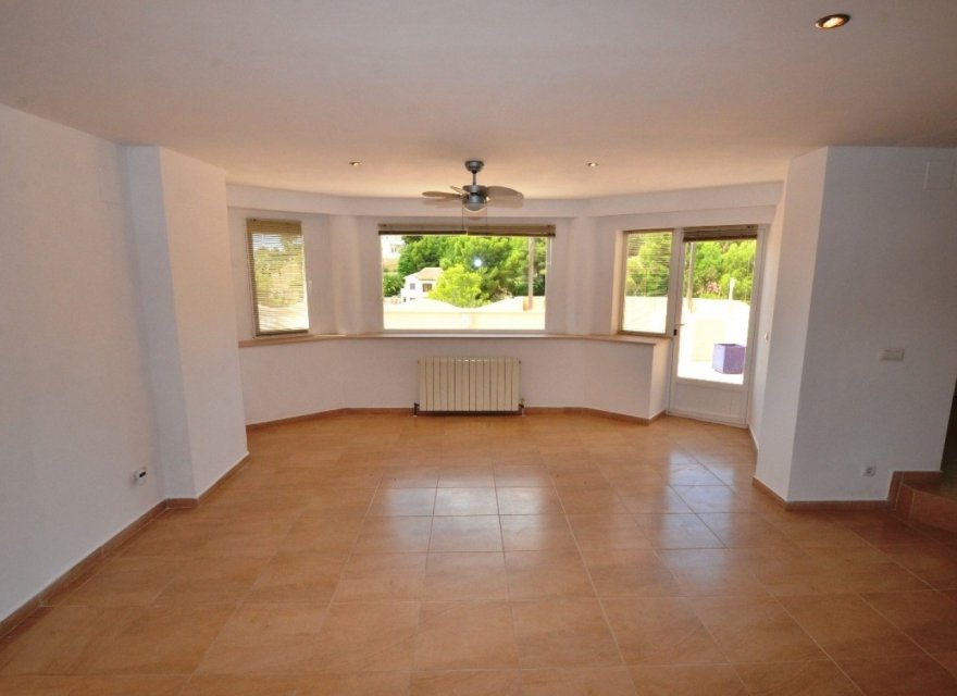 Resale - Villa - Altea