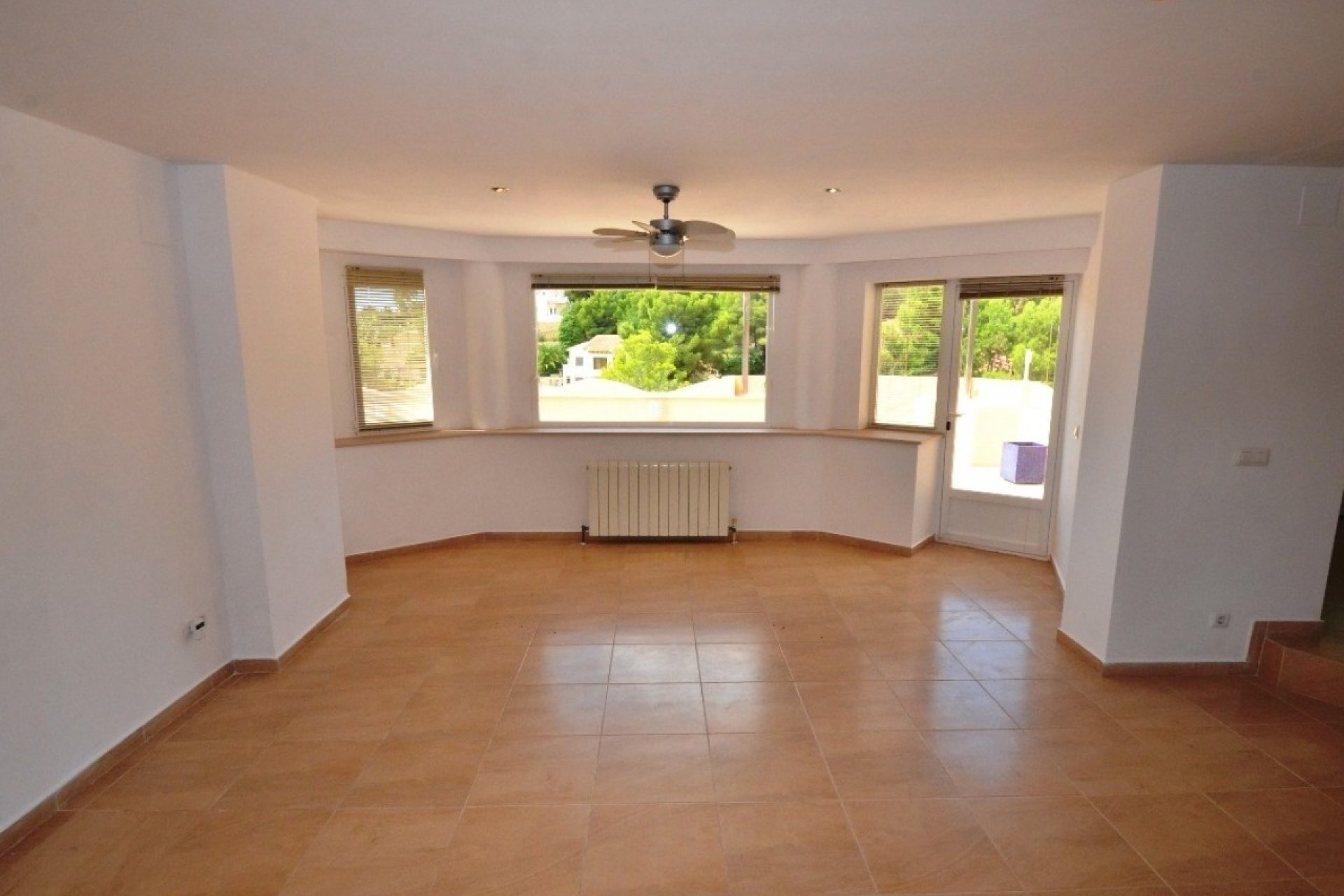 Resale - Villa - Altea