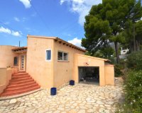 Resale - Villa - Altea