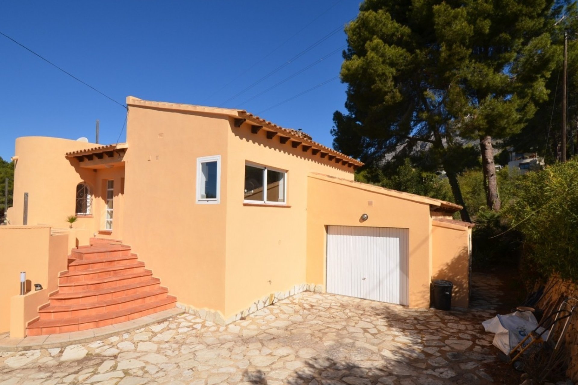 Resale - Villa - Altea