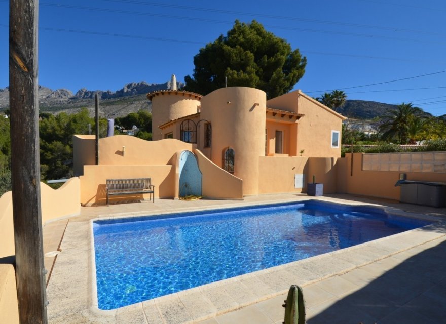 Resale - Villa - Altea