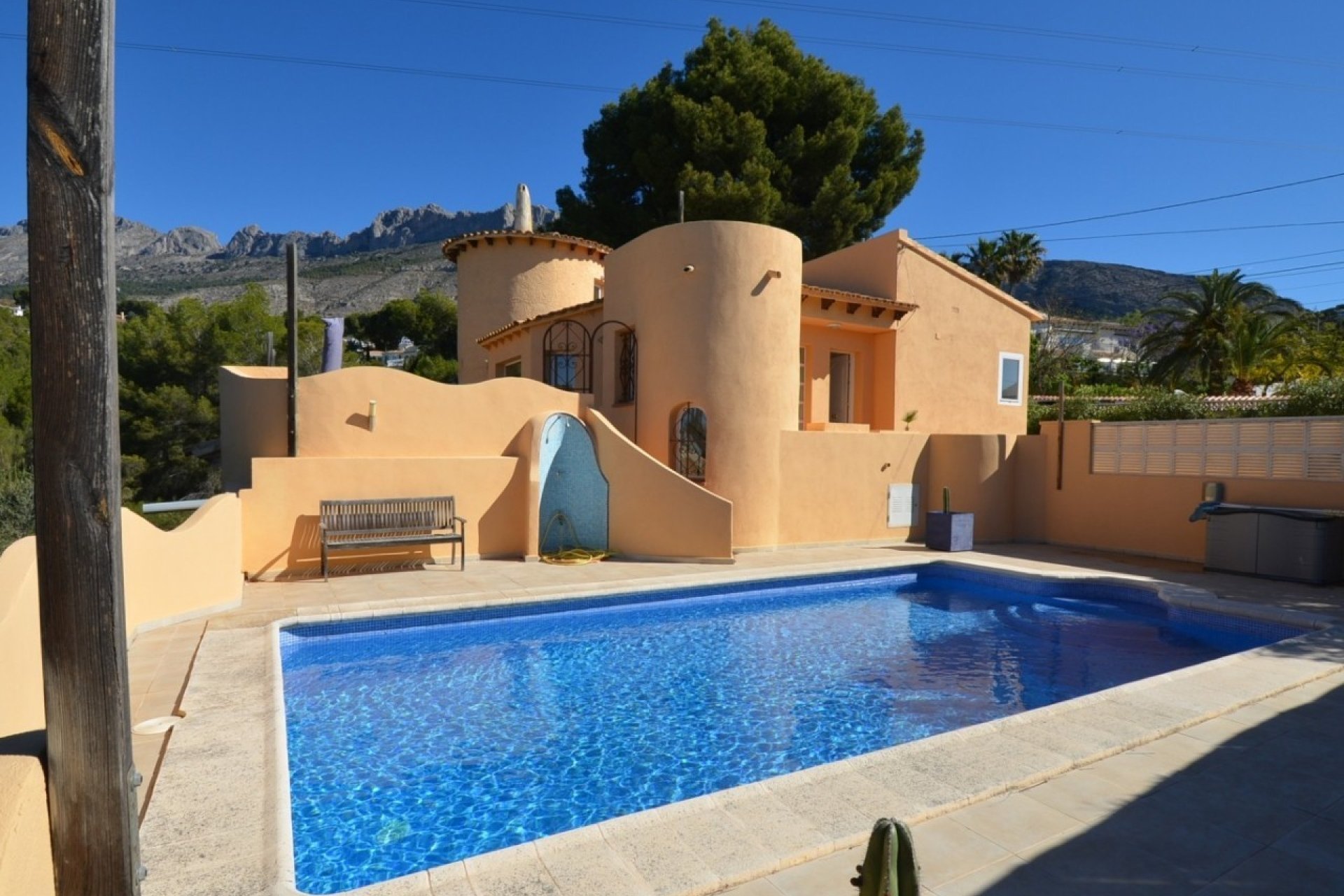 Resale - Villa - Altea