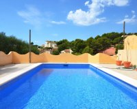 Resale - Villa - Altea