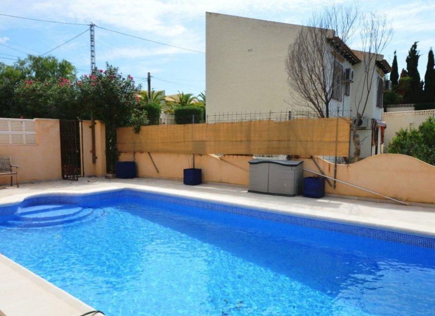 Resale - Villa - Altea