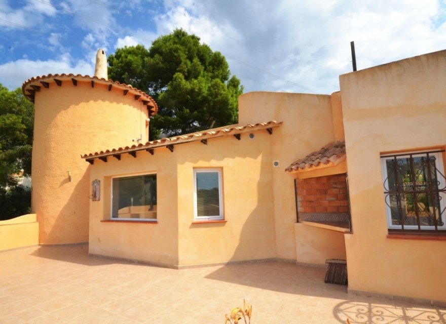 Resale - Villa - Altea