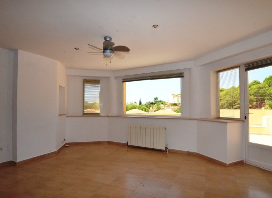 Resale - Villa - Altea