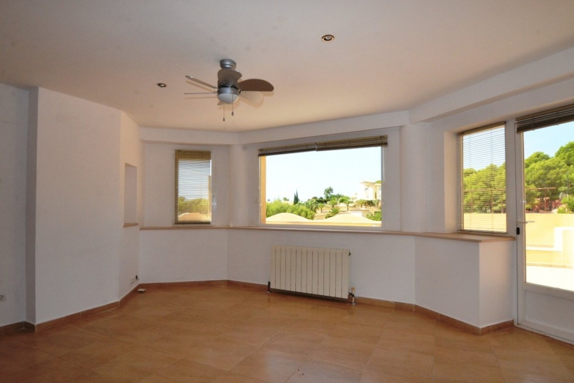 Resale - Villa - Altea