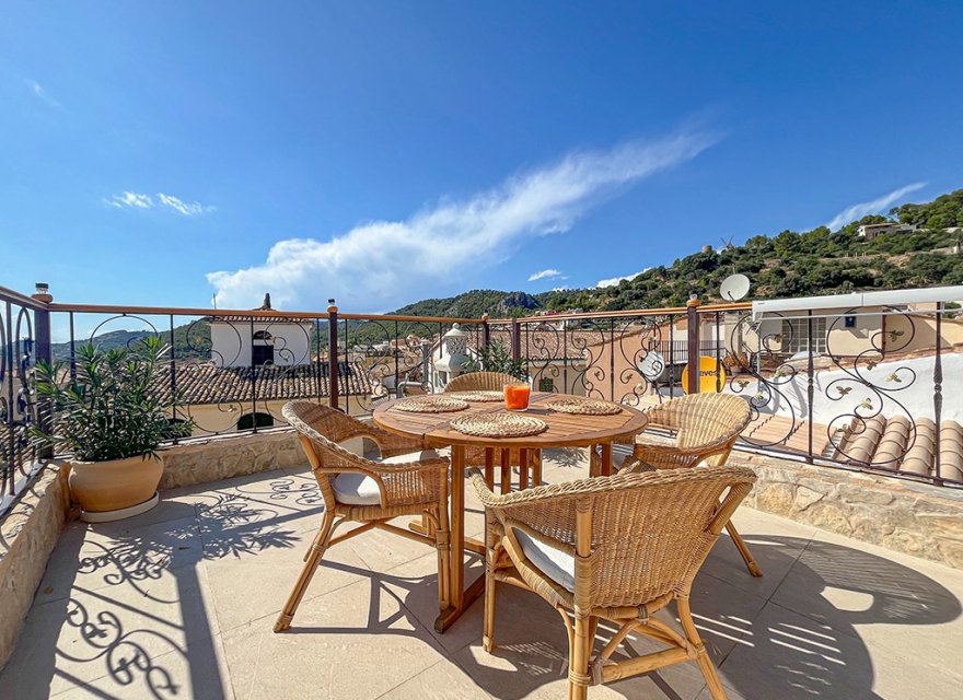 Resale - Villa - Andratx