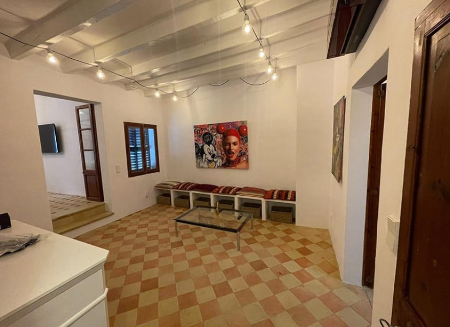 Resale - Villa - Andratx