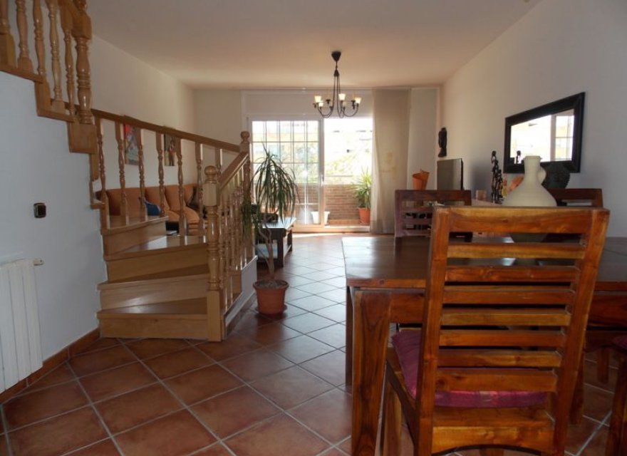 Resale - Villa - Badalona