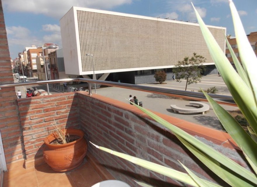 Resale - Villa - Badalona