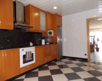 Resale - Villa - Badalona