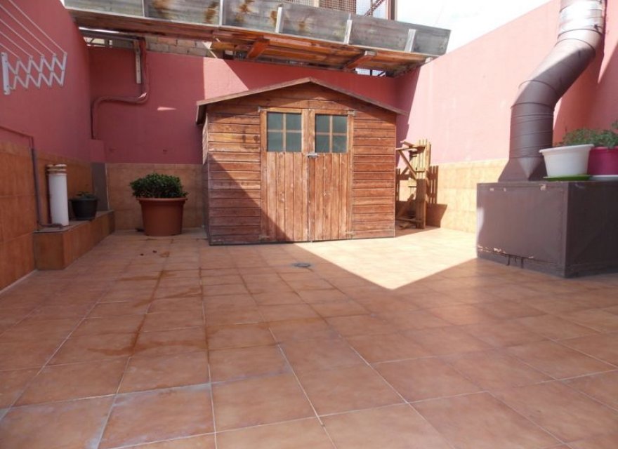 Resale - Villa - Badalona