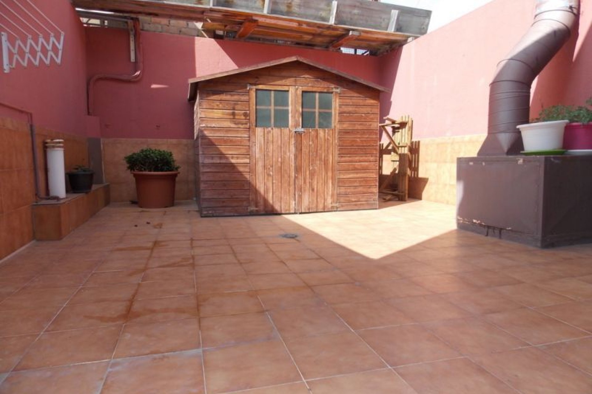 Resale - Villa - Badalona