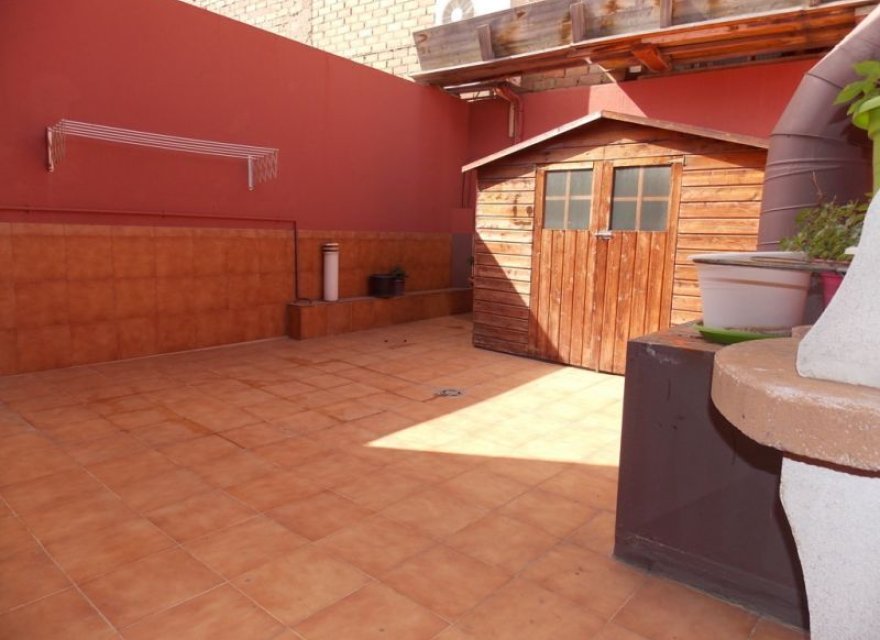 Resale - Villa - Badalona