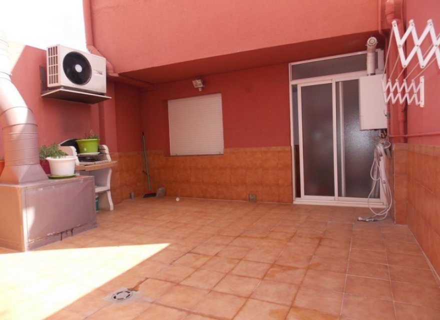 Resale - Villa - Badalona