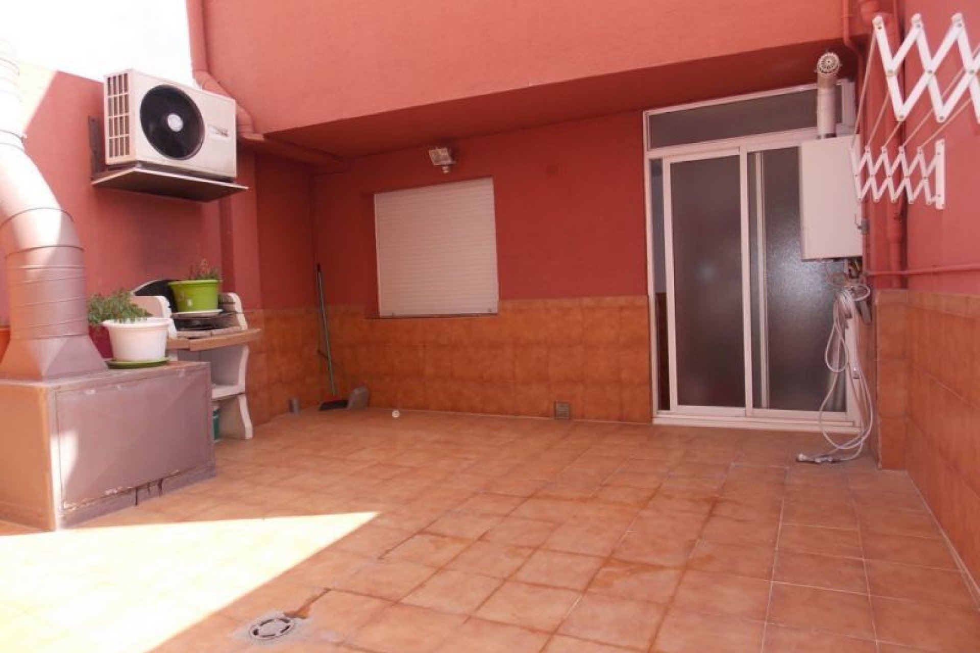 Resale - Villa - Badalona