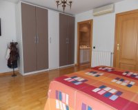 Resale - Villa - Badalona