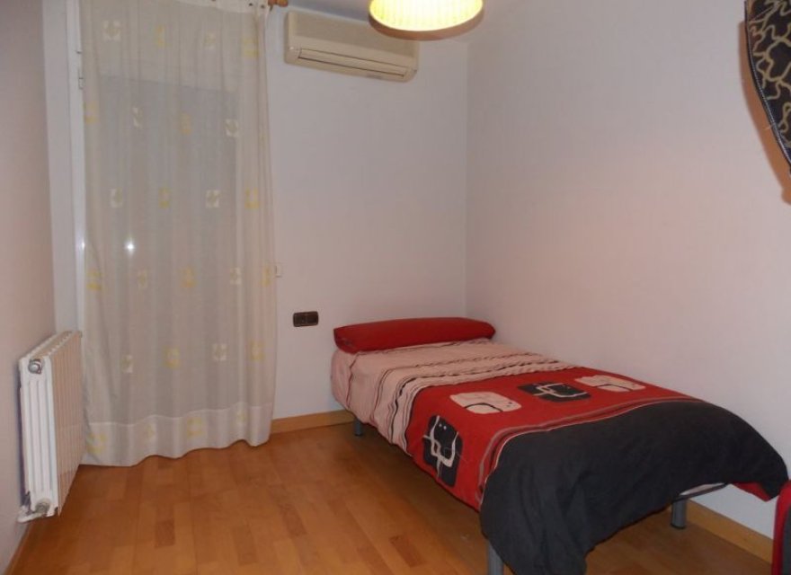 Resale - Villa - Badalona