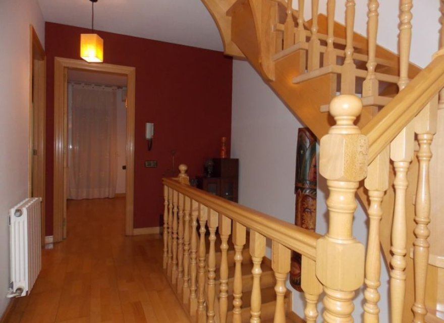 Resale - Villa - Badalona