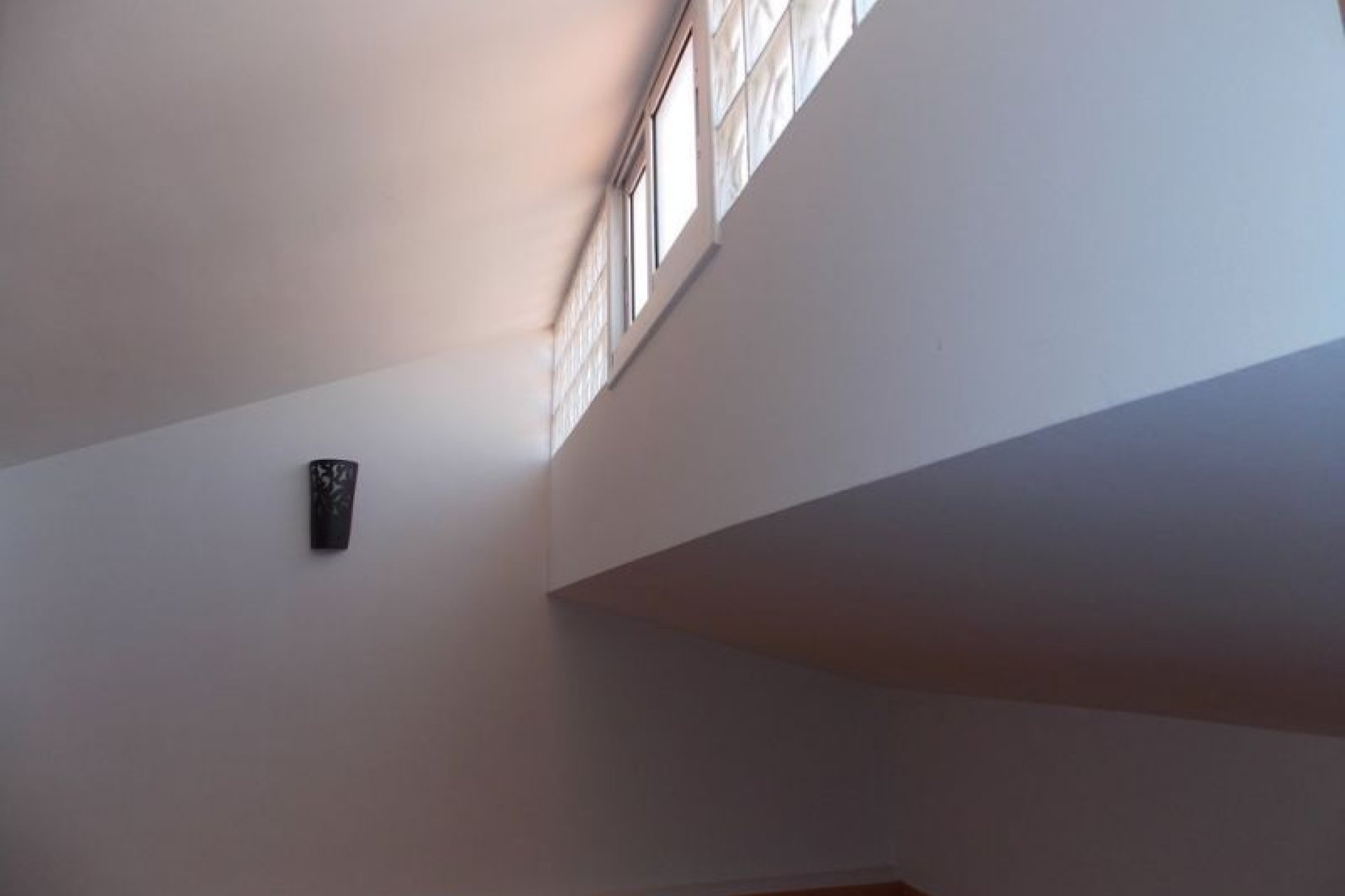 Resale - Villa - Badalona