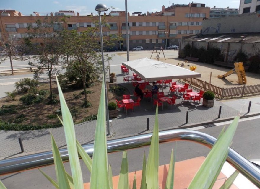 Resale - Villa - Badalona