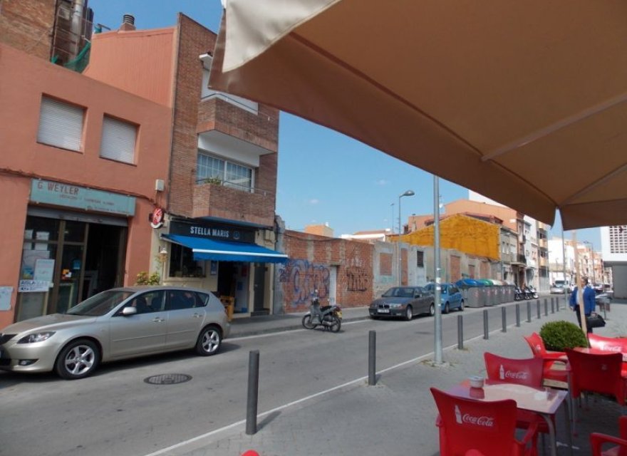 Resale - Villa - Badalona