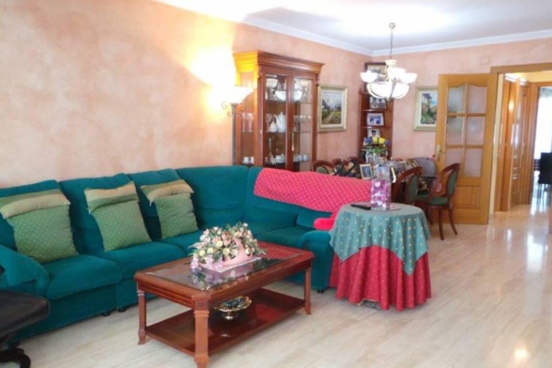 Resale - Villa - Badalona