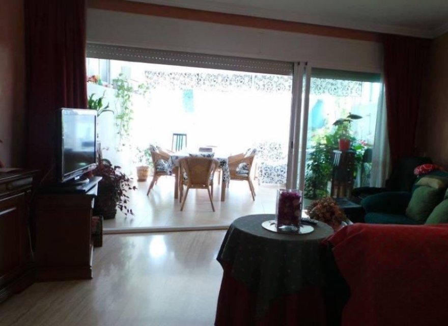 Resale - Villa - Badalona
