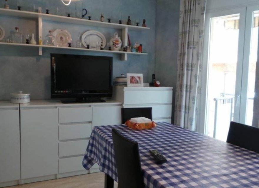 Resale - Villa - Badalona