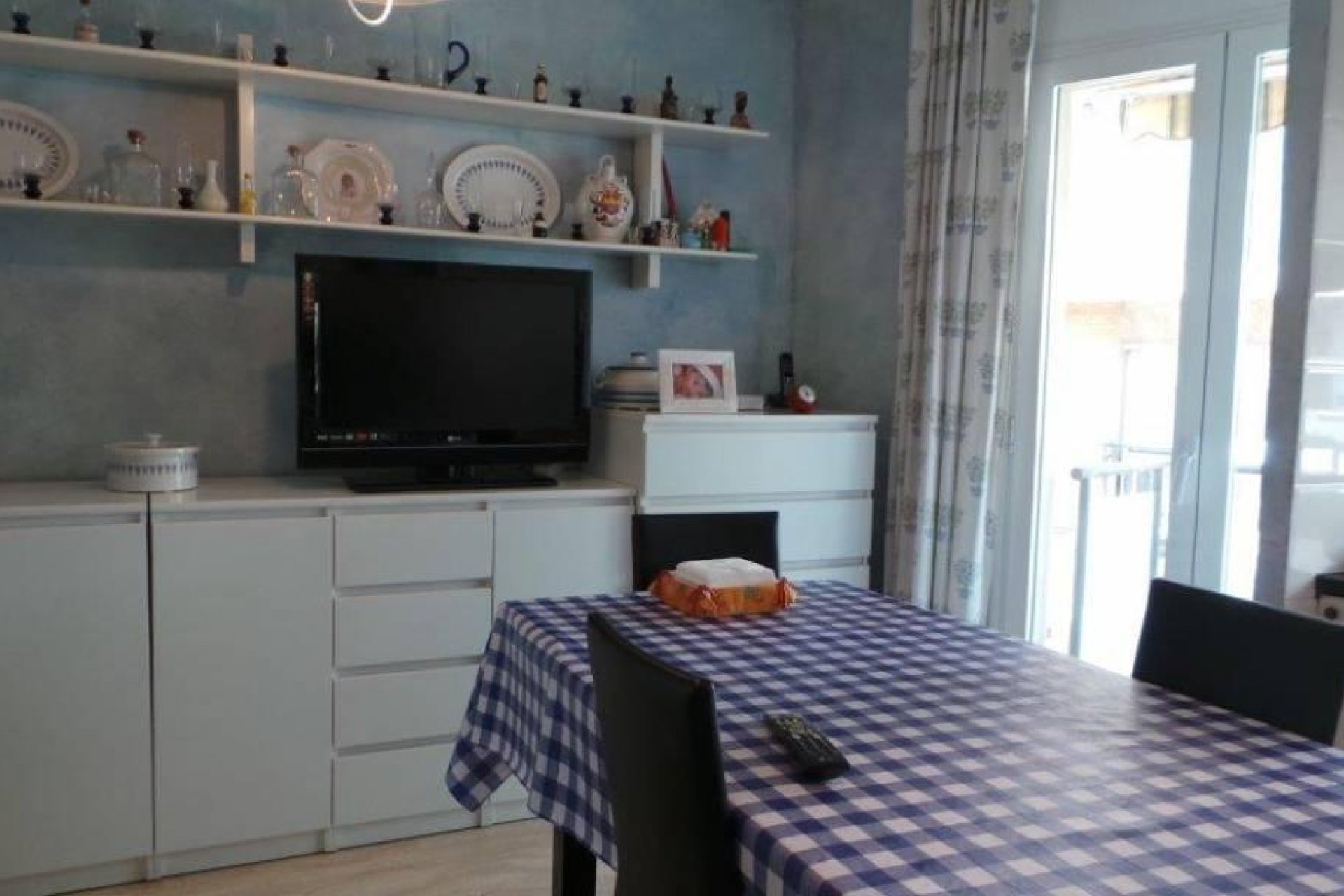 Resale - Villa - Badalona