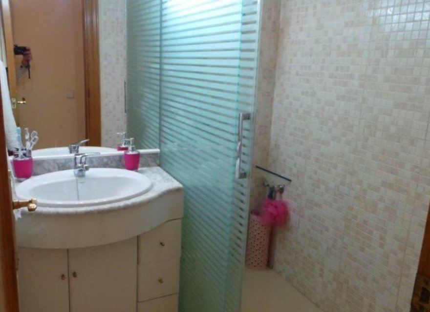 Resale - Villa - Badalona