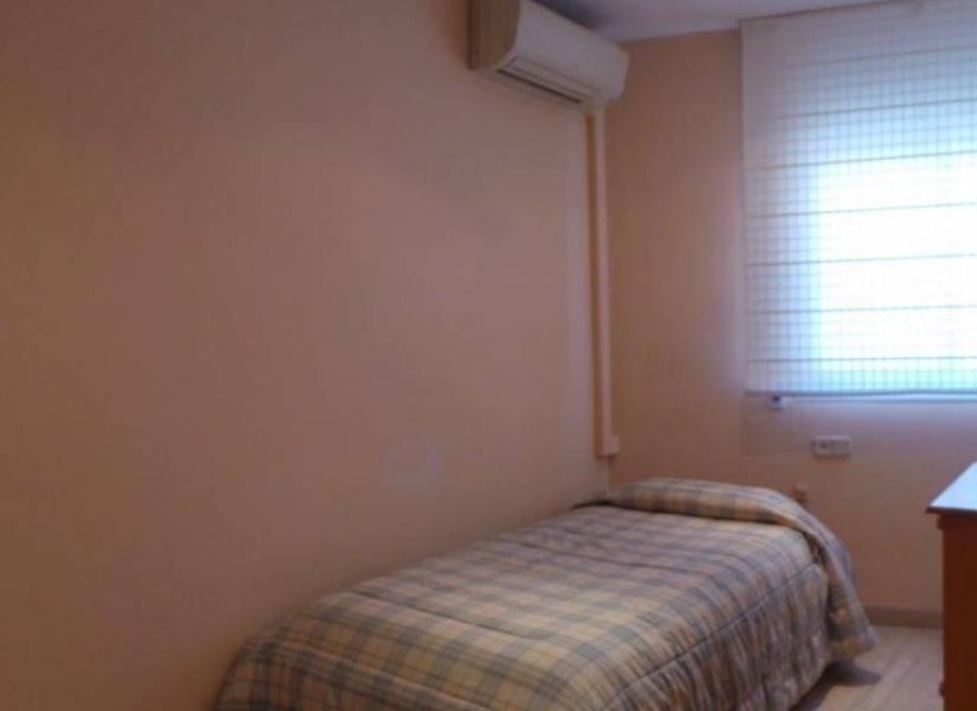 Resale - Villa - Badalona