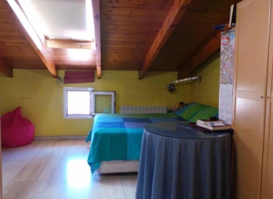 Resale - Villa - Badalona