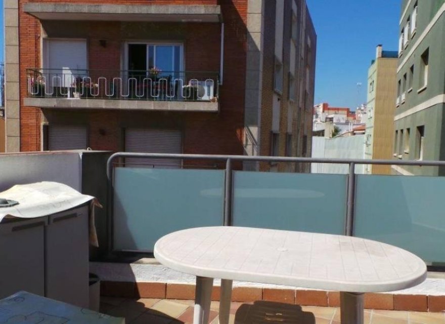 Resale - Villa - Badalona