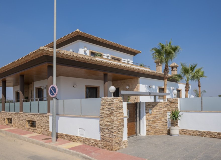 Resale - Villa - Balsicas