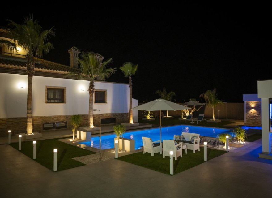 Resale - Villa - Balsicas