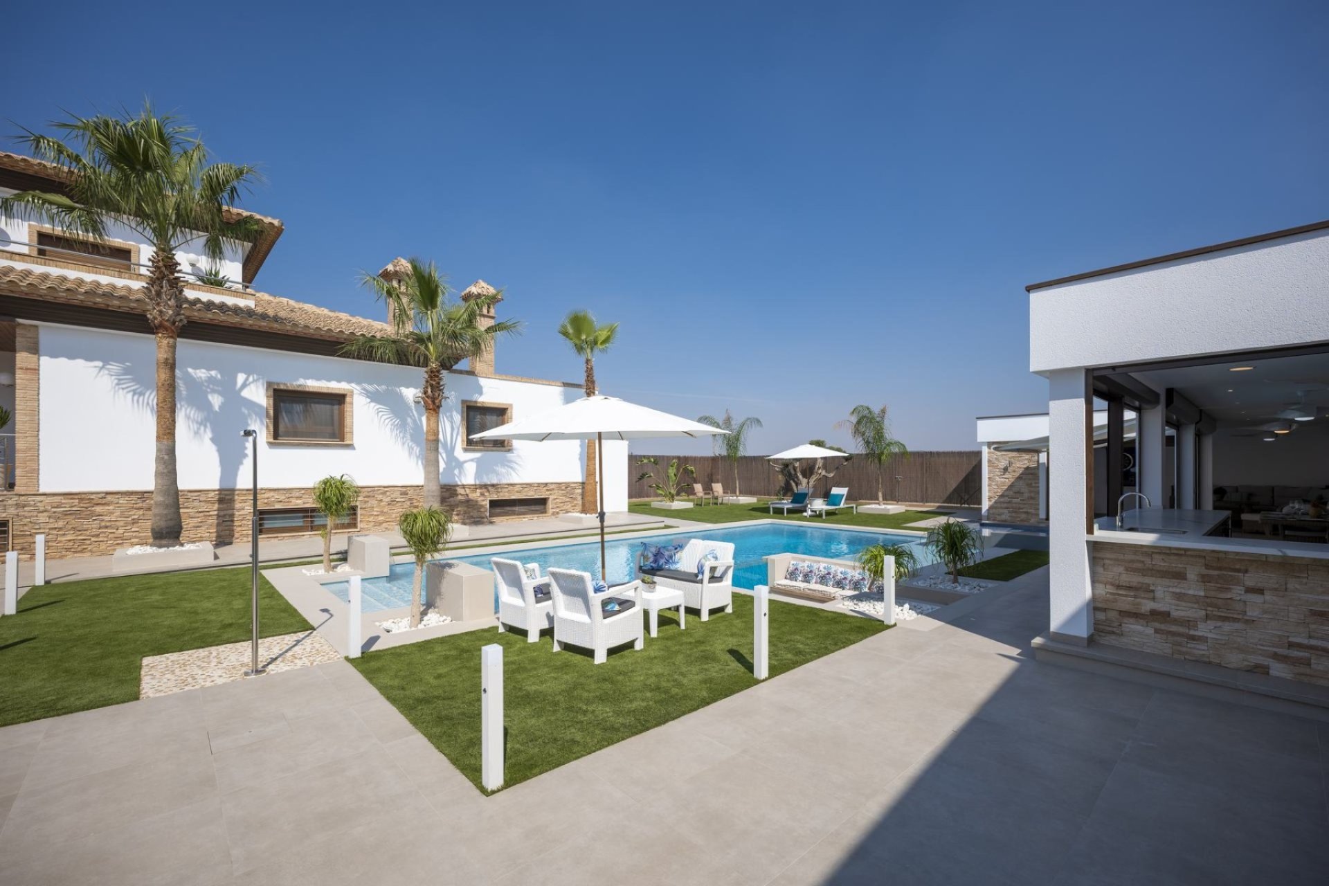 Resale - Villa - Balsicas