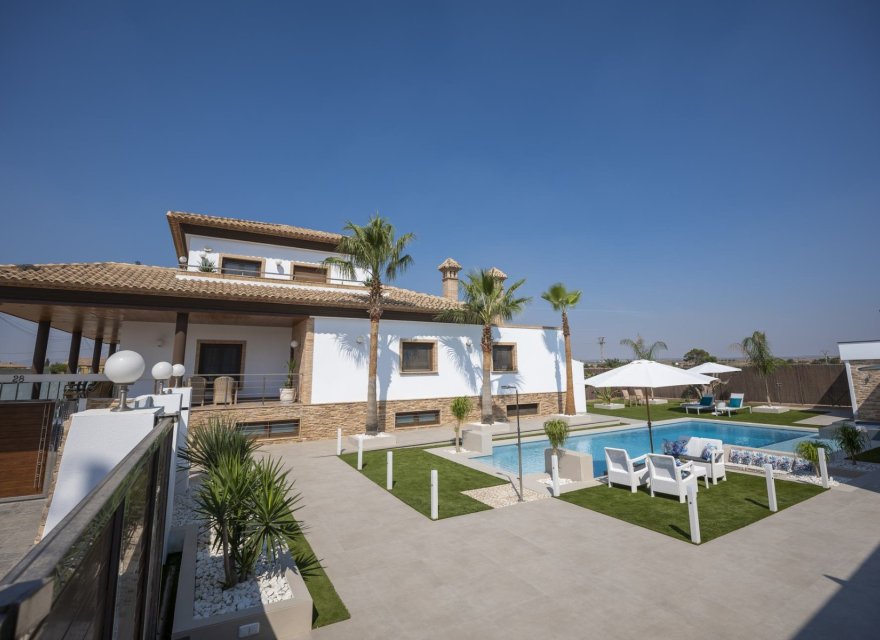 Resale - Villa - Balsicas