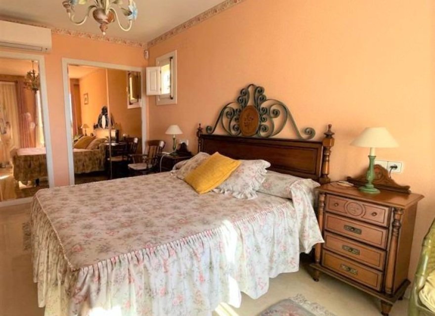 Resale - Villa - Benidorm - Bahia Golf