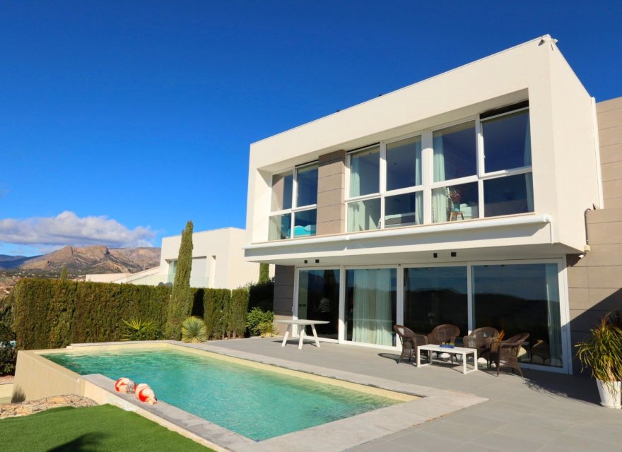 Resale - Villa - Benidorm - Costa Blanca