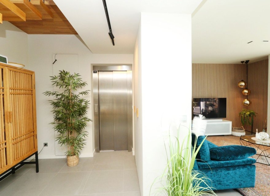 Resale - Villa - Benidorm - Costa Blanca