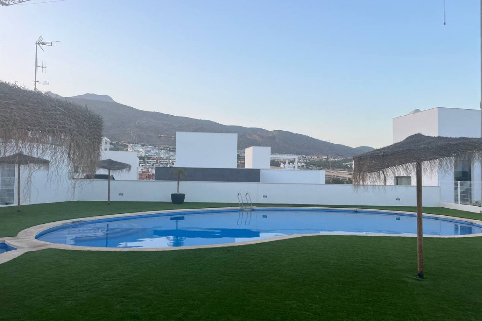 Resale - Villa - Benidorm - Costa Blanca